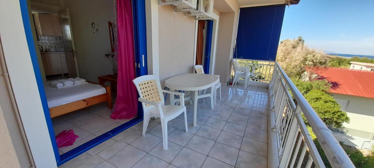 Lakkopetra Beach Apartments Lakopetra Екстериор снимка